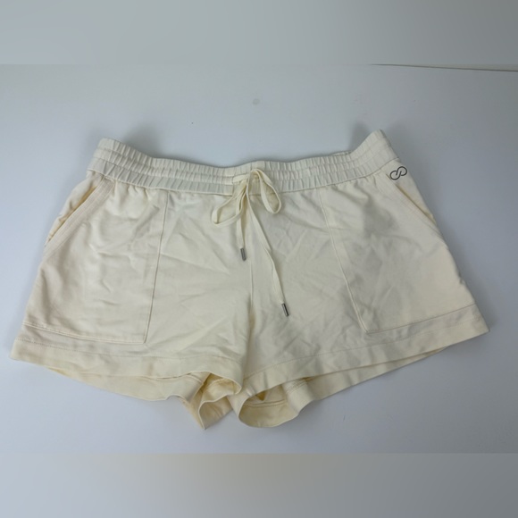 CALIA by Carrie Underwood Pants - Calia Journey Collection Weekend Short high rise Relaxed Fit 3” inseam Sz L